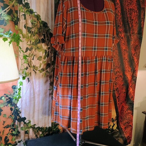 EUC: Tiffany & Grey Sze 3X Orange Plaid Shift Dress - Picture 5 of 6